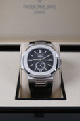 Load image into Gallery viewer, Patek Philippe Nautilus 5726-001 - Detail view 2
