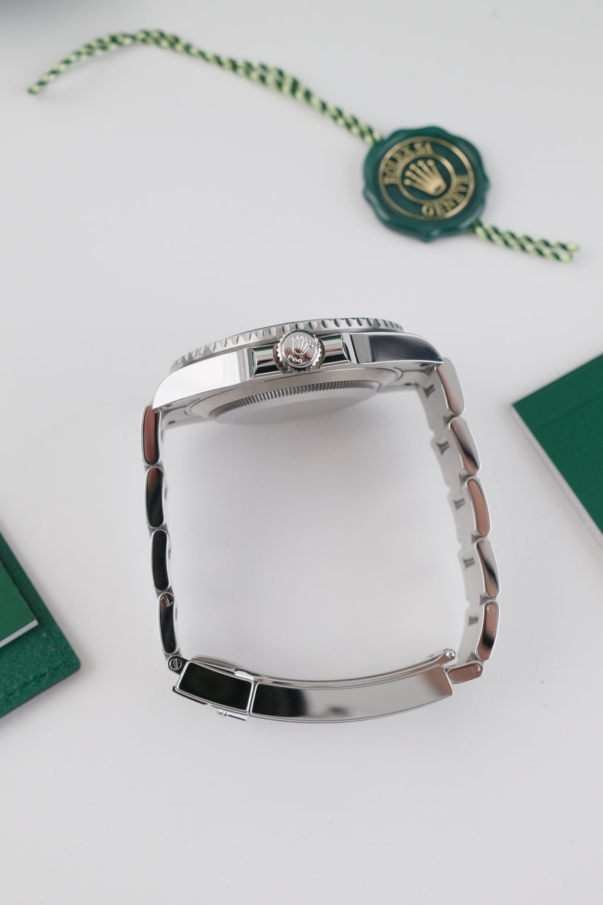 Rolex Submariner Date 126610LN - Detail view 5