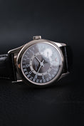 Bild in Galerie-Betrachter laden, Patek Philippe Calatrava 6000G - Detailansicht 4

