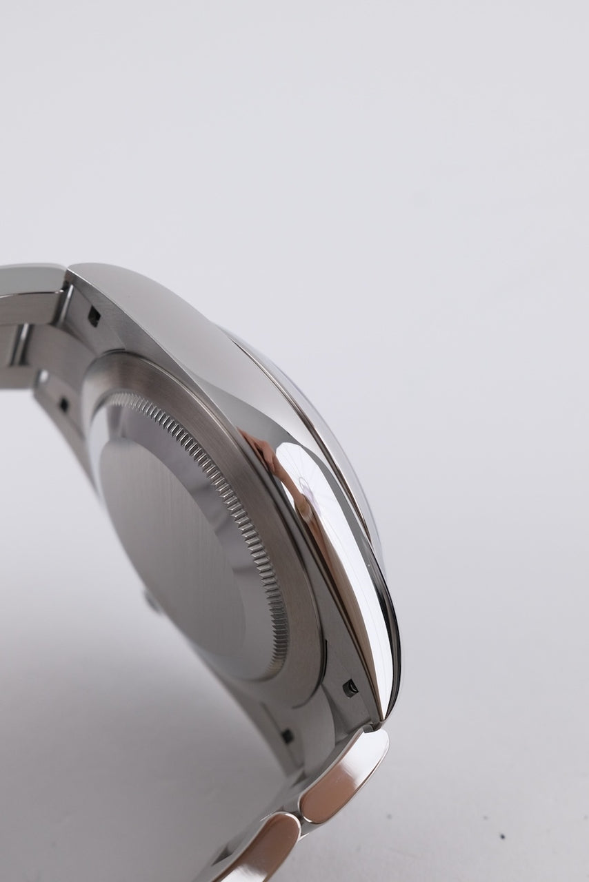 Rolex Oyster Perpetual 41 124300 - Detail view 6