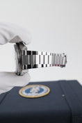 Load image into Gallery viewer, Omega Speedmaster Snoopy 31032425002001 - Detailed view 7
