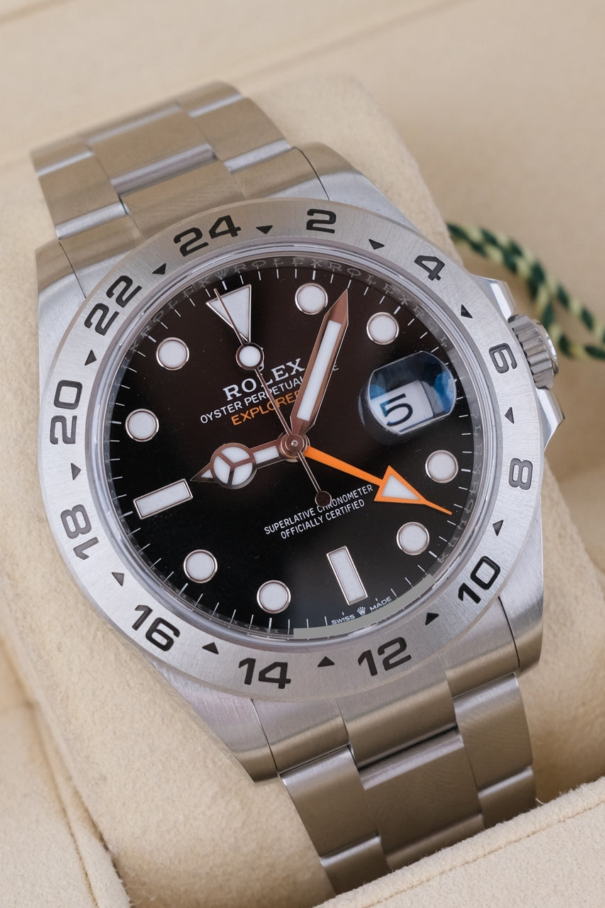 Rolex Explorer II 226570 - Detail view 2