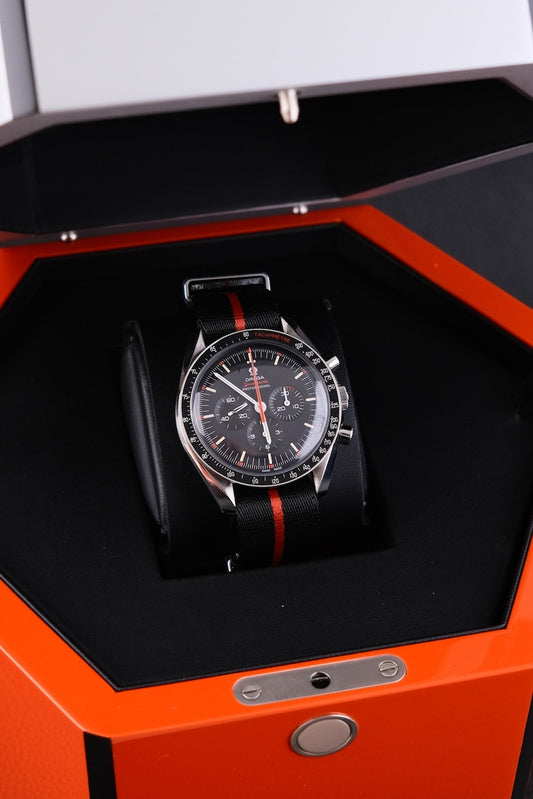 Omega Speedmaster Professional Moonwatch Ultraman 31112423001001 - Detailansicht 1