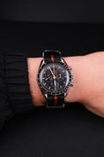 Bild in Galerie-Betrachter laden, Omega Speedmaster Professional Moonwatch Ultraman 31112423001001 - Detailansicht 9
