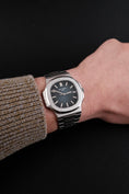 Bild in Galerie-Betrachter laden, Patek Philippe Nautilus 5711 - Detailansicht 1

