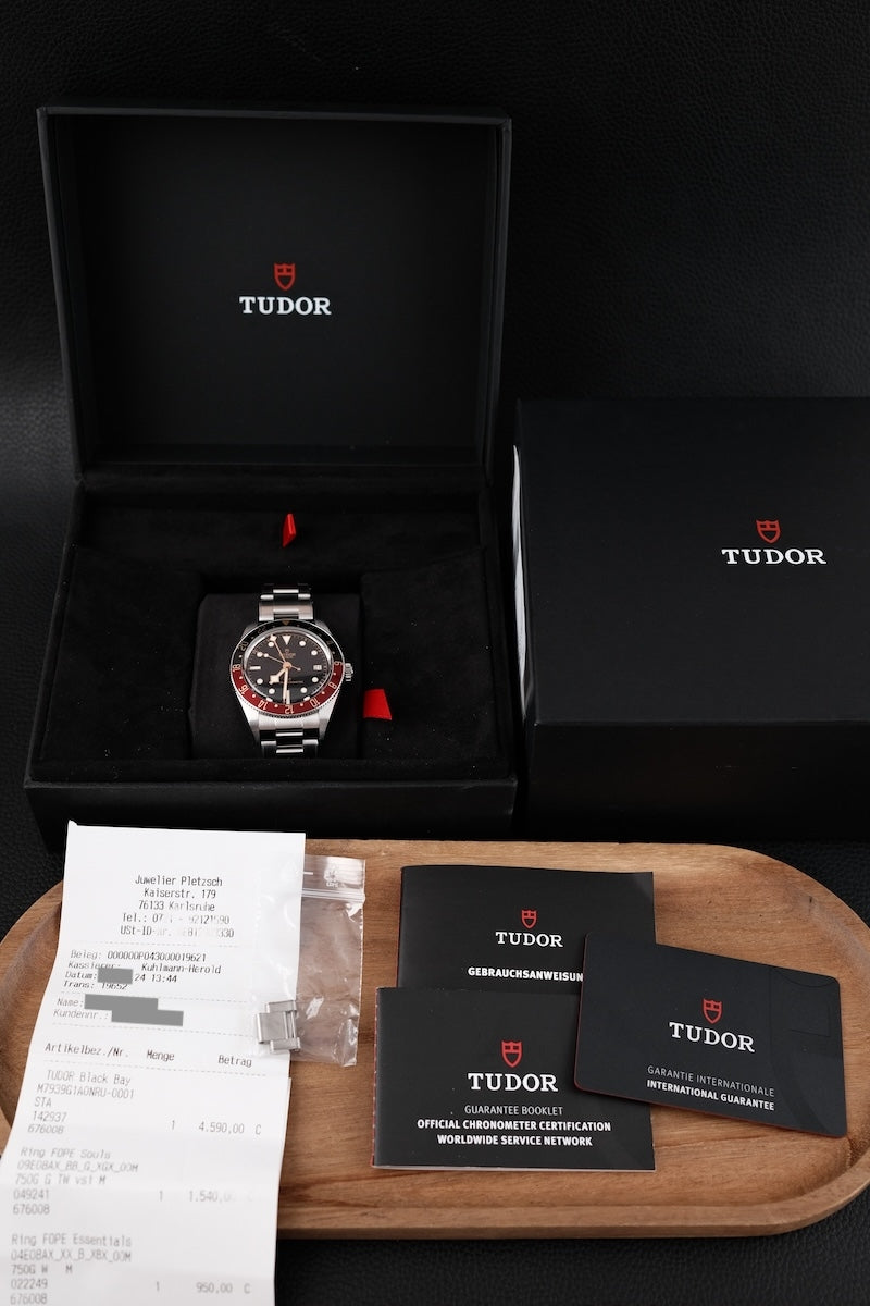 Tudor Black Bay 58 GMT 7939G1A0NRU - Papers and documentation