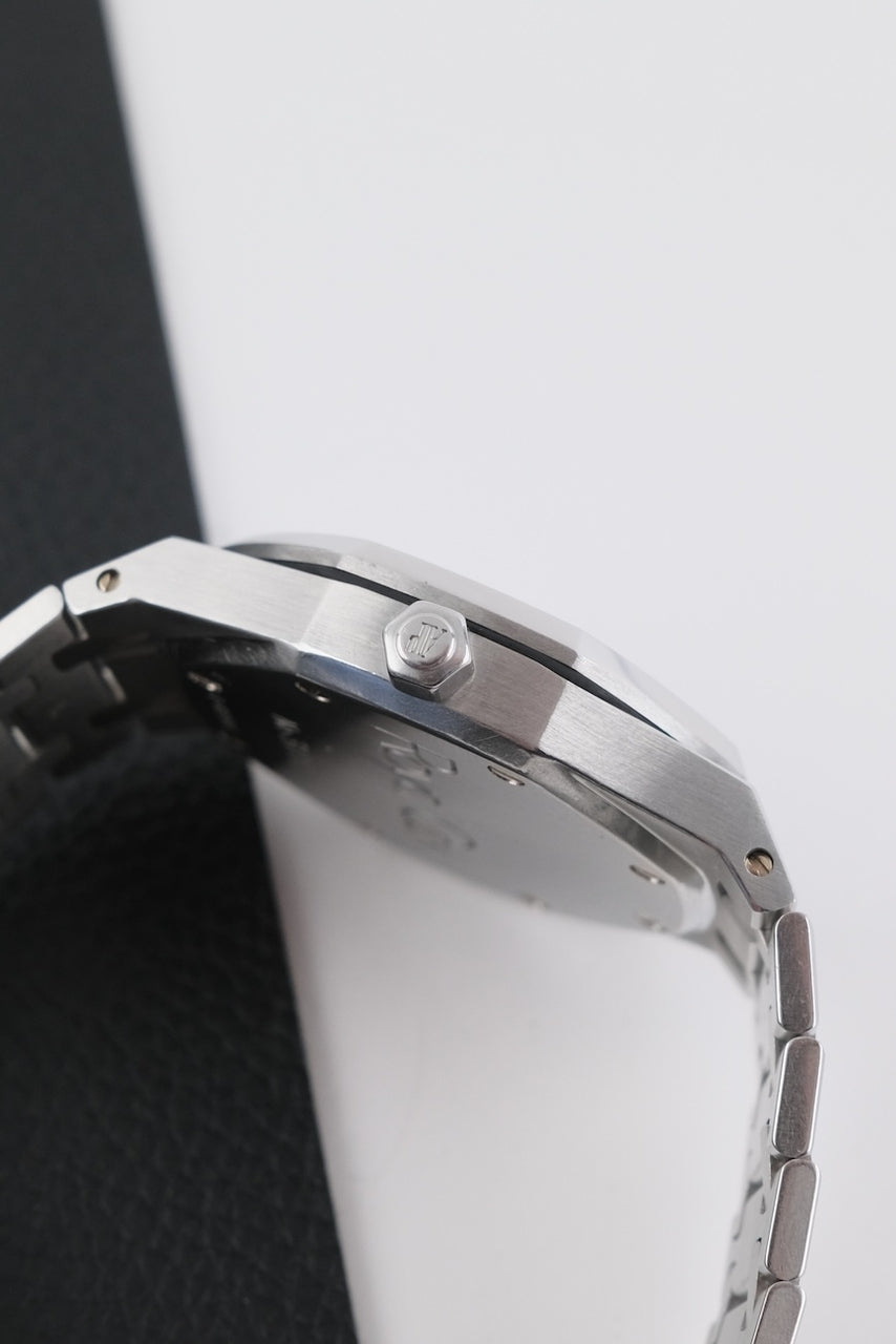 Audemars Piguet Royal Oak Day-Date 25594ST - Detail view 5