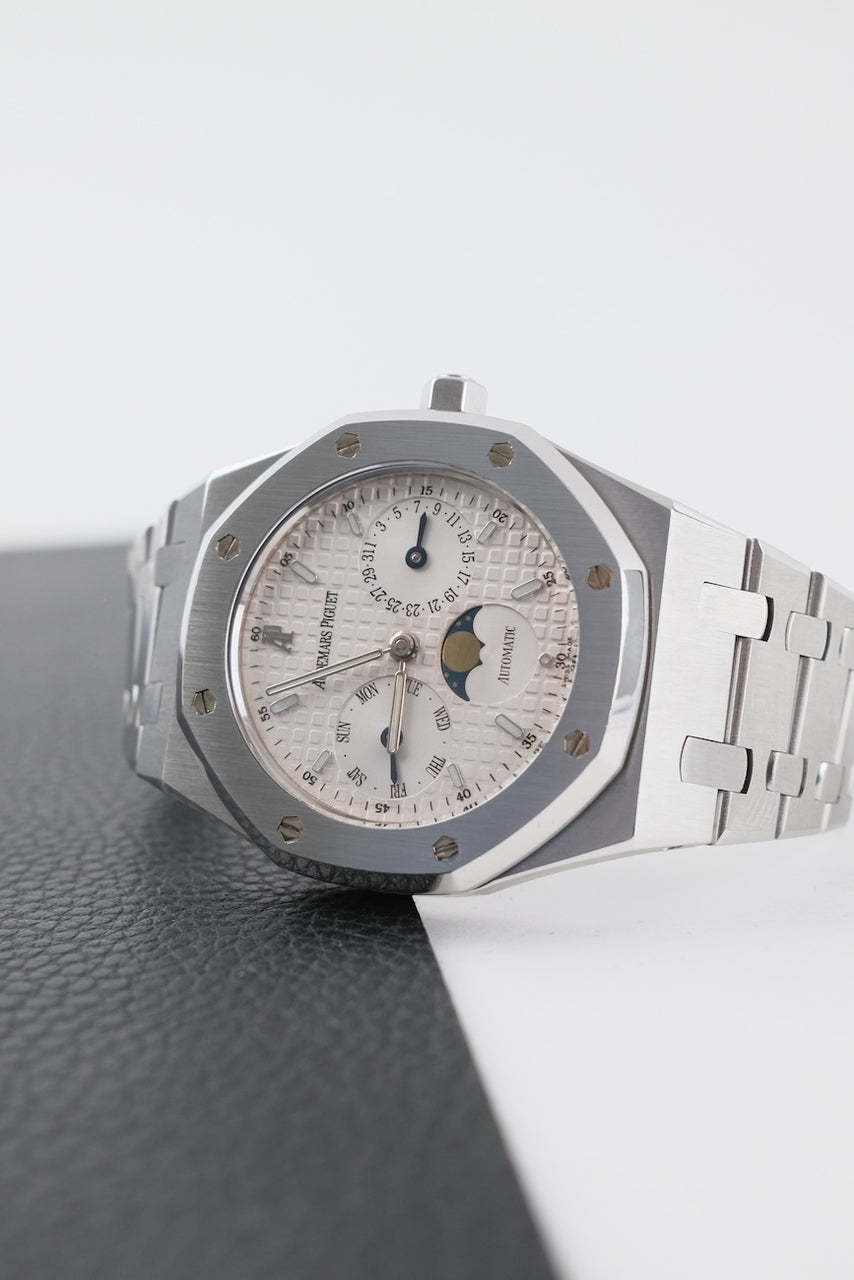 Audemars Piguet Royal Oak Day-Date 25594ST - Detail view 2