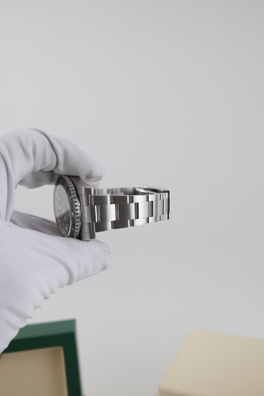 Rolex Submariner No Date 114060 - Detail view 8