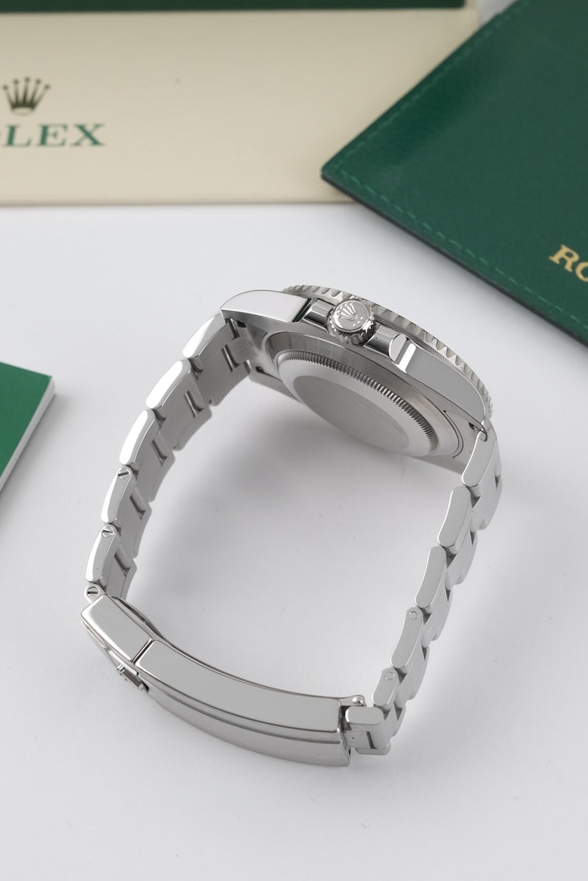 Rolex Submariner No Date 114060 - Detail view 4