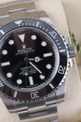 Bild in Galerie-Betrachter laden, Rolex Submariner No Date 114060 - Detail view 2
