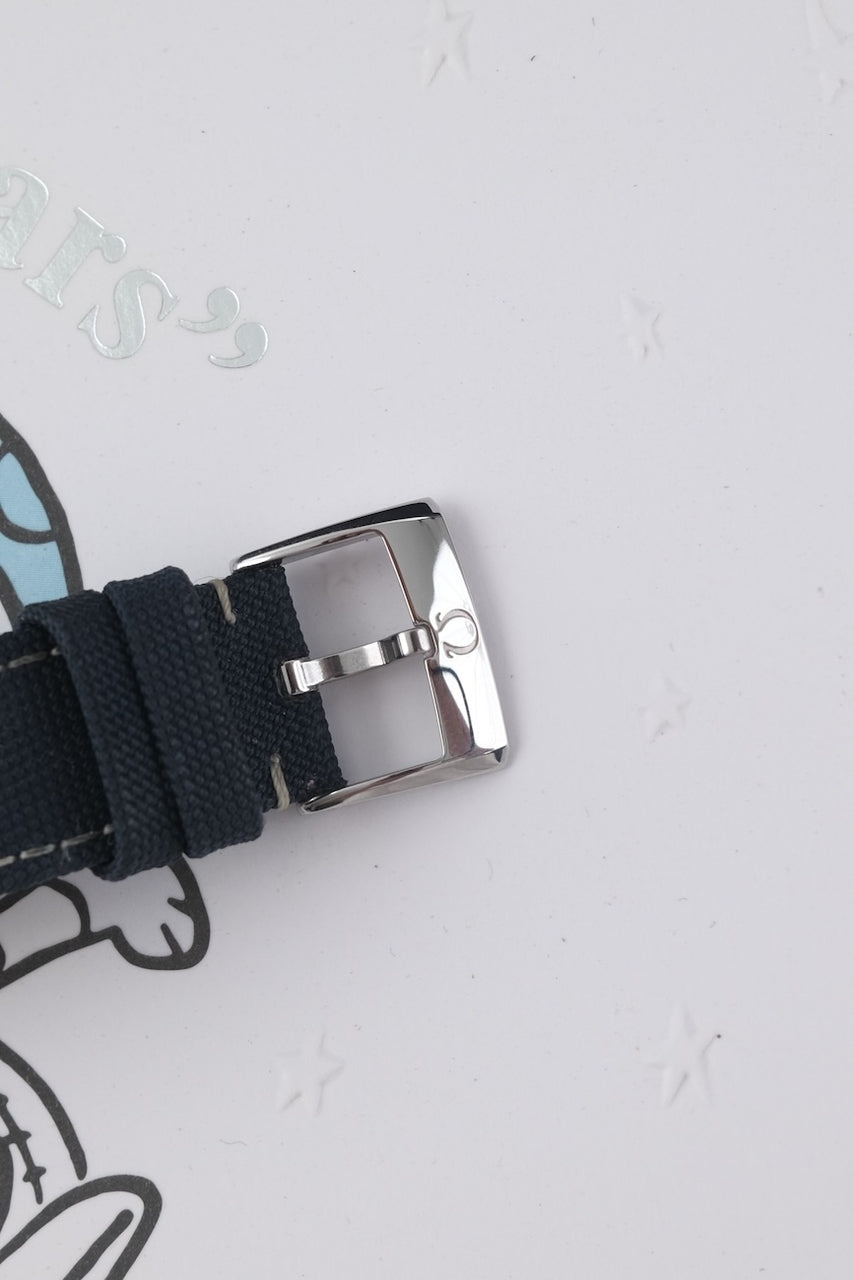 Omega Speedmaster Snoopy 31032425002001 - Detailansicht 6