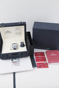 Bild in Galerie-Betrachter laden, Omega Speedmaster Snoopy 31032425002001 - Papiere und oder Lieferumfang
