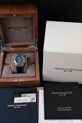 Bild in Galerie-Betrachter laden, Girard Perregaux Laureato Absolute Ti 230 81070-21-002-FB6A - Papers and documentation
