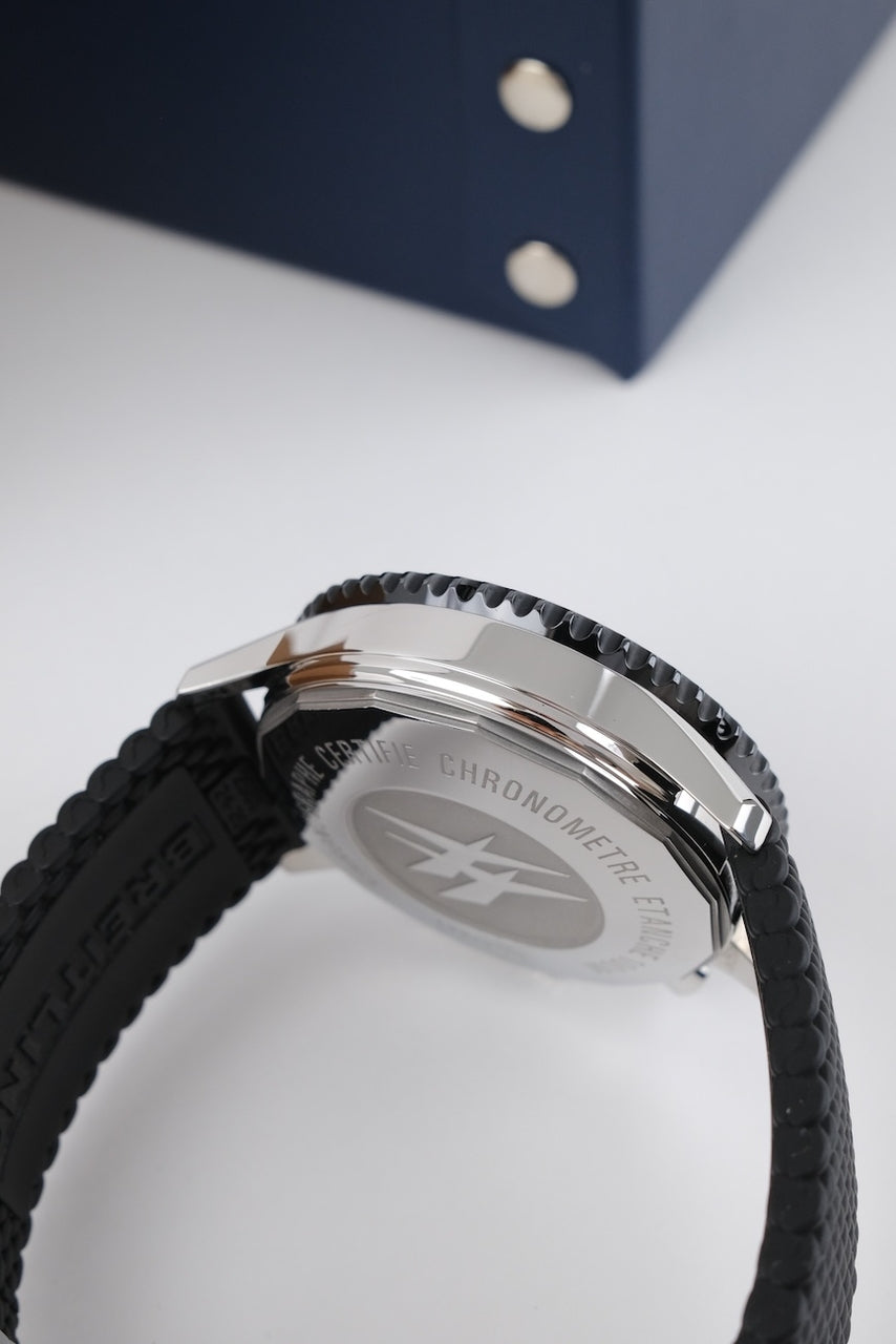 Breitling Chronoliner Y2431012/BE10 - Detailansicht 7