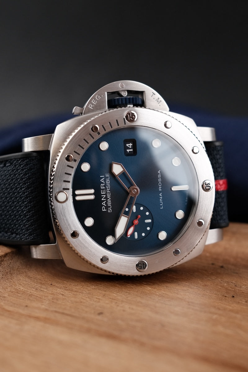 Panerai Submersible QuarantaQuattro Luna Rossa PAM01391 - Detailansicht 5