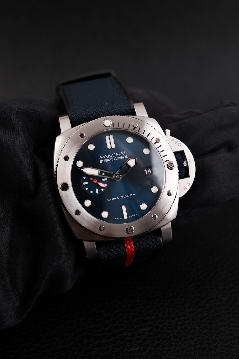 Panerai Submersible QuarantaQuattro Luna Rossa PAM01391 - Detailansicht 3