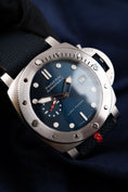 Bild in Galerie-Betrachter laden, Panerai Submersible QuarantaQuattro Luna Rossa PAM01391 - Thumbnail
