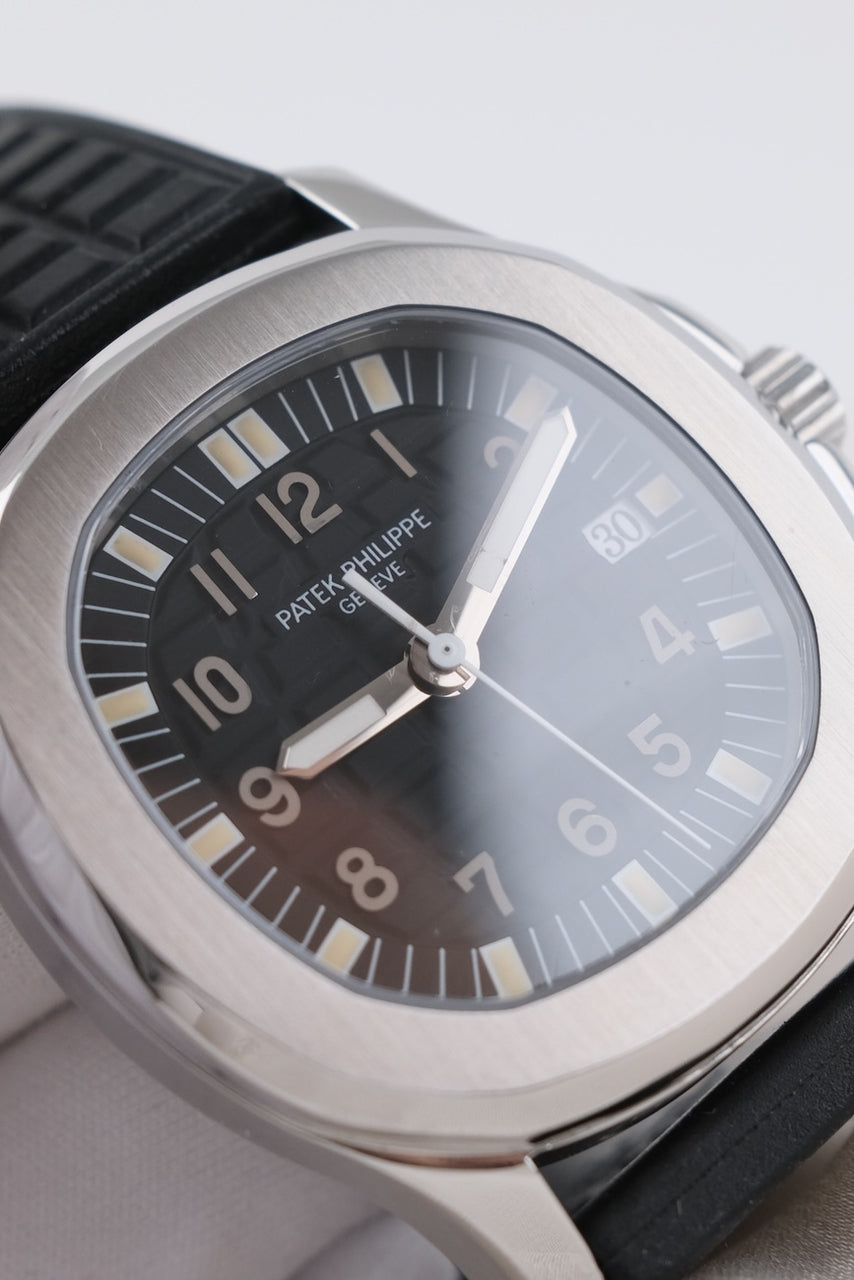 Patek Philippe Aquanaut 5064 - Detail view 10