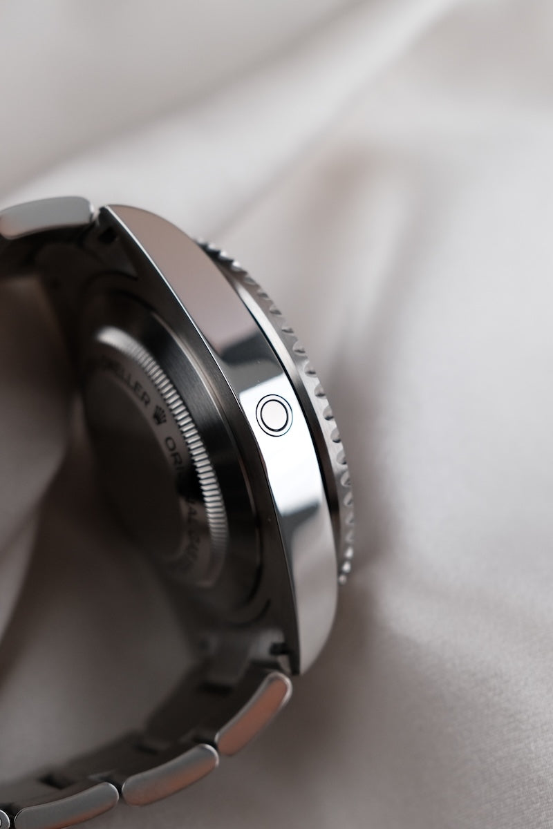 Rolex Sea-Dweller 126600 - Detail view 5