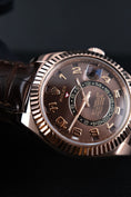 Carica l'immagine nel visualizzatore della galleria, Rolex Sky-Dweller 326135 - Detailansicht 2
