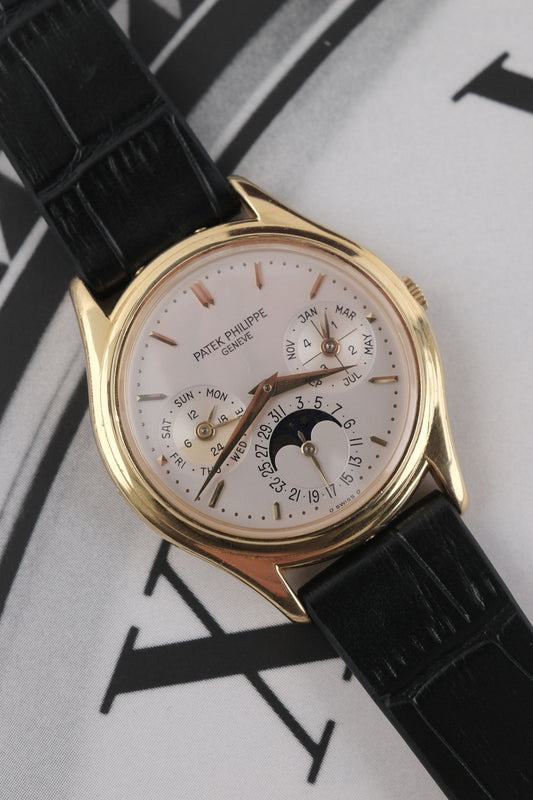 Patek Philippe Perpetual Calendar 3940J - Detail view 1