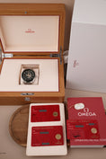 Bild in Galerie-Betrachter laden, Omega Seamaster Aqua Terra World Time 22030432210001 Box + og. Papiere Green Dial, German Delivered
