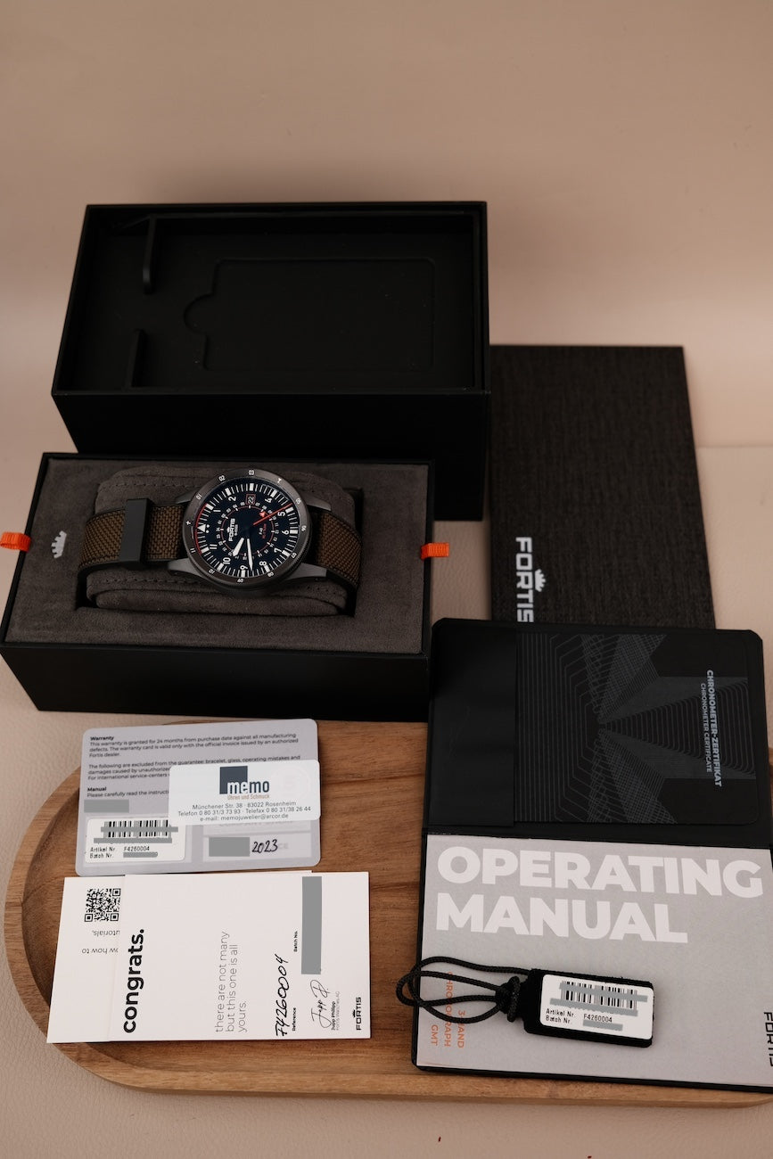 Fortis Flieger F-43 Triple GMT PC-7 F42600004 Box + og. Papiere Limited Edition x/100, German Delivered