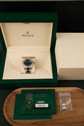 Load image into Gallery viewer, Rolex Yachtmaster 40 126622 Box + og. Papiere Blue Dial
