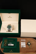 Charger l'image dans la visionneuse de la galerie, Rolex Oyster Perpetual 41 124300 Box + og. Papiere Green Dial
