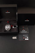 Bild in Galerie-Betrachter laden, Tudor Black Bay Chrono 79360N Box + og. Papiere Black Dial
