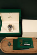 Load image into Gallery viewer, Rolex GMT-Master II 126713GRNR Box + og. Papiere S/G, Bruce Wayne
