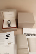 Charger l'image dans la visionneuse de la galerie, Jaeger-LeCoultre Reverso Squadra Hometime 7008420 Box + og. Papiere LC DE
