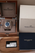 Bild in Galerie-Betrachter laden, Girard Perregaux Laureato 81010 Box + og. Papiere Blue Dial 42mm
