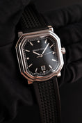 Bild in Galerie-Betrachter laden, Gerald Charles Maestro Black Dial GC20A00 Box + og. Papiere
