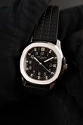 Bild in Galerie-Betrachter laden, Patek Philippe Aquanaut 5066  2024 Extract
