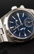 Bild in Galerie-Betrachter laden, Vacheron Constantin Overseas Dual Time  7900V  Box + og. Papiere
