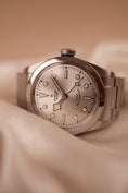 Bild in Galerie-Betrachter laden, Tudor Black Bay 41 79540 Box + og. Papiere First Buyers´s Invoice Silver Dial
