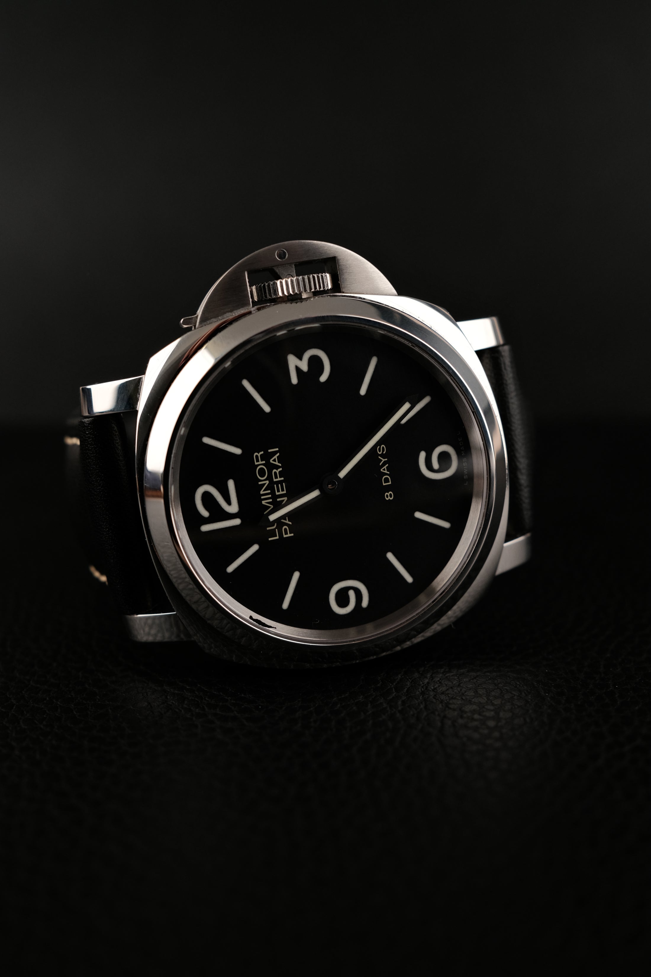 Panerai Luminor Base 8 Days 44mm PAM00560 Box + og. Papiere TOP Condition