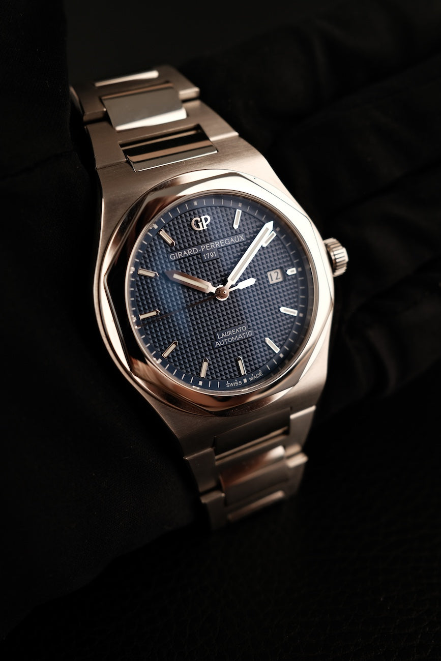 Girard Perregaux Laureato Blue Dial 810001143111A Box + og. Papiere 225th Anniversary Limited Edition