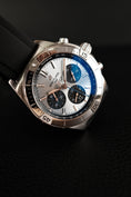 Carica l'immagine nel visualizzatore della galleria, Breitling Chronomat B01 PB0134 Box + og. Papiere Ice Blue, Kautschuk, 42mm
