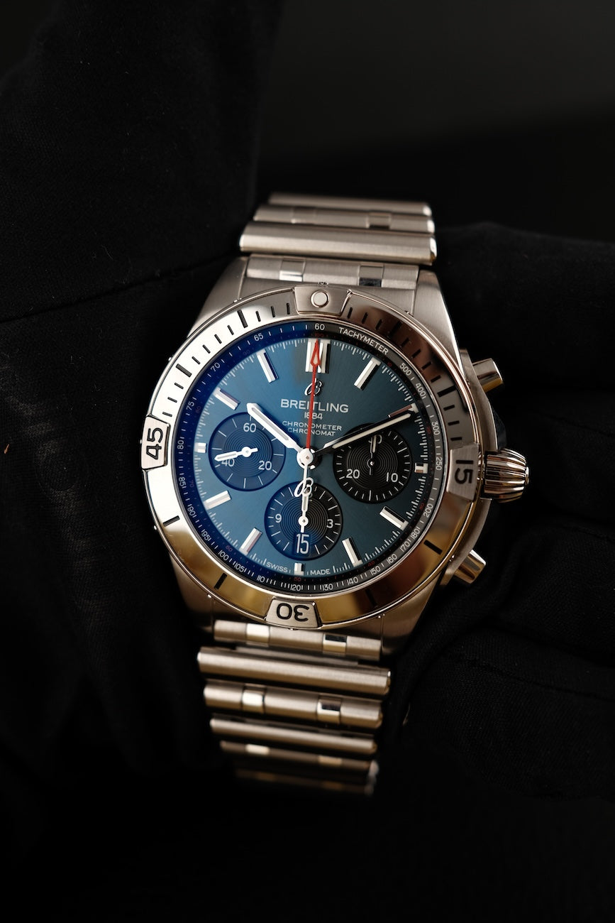 Breitling Chronomat B01 42 AB0134 Box + og. Papiere Blue Dial, 99% New, First Buyers Invoice, German Delivered