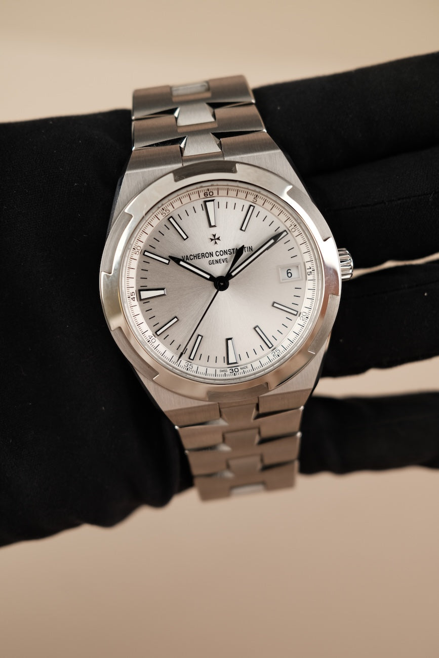 Vacheron Constantin Overseas 4520V/210A-B126 Box + og. Papiere Silver Dial 41mm 4520V