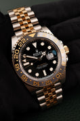 Load image into Gallery viewer, Rolex GMT-Master II 126713GRNR Box + og. Papiere S/G, Bruce Wayne
