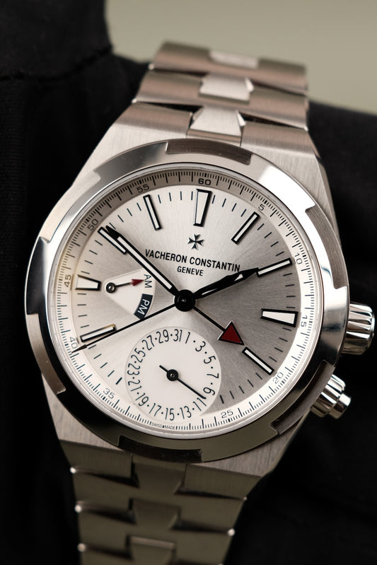 Vacheron Constantin Overseas Dual Time 7920V Box + og. Papiere Silver Dial 2025 German First Buyer´s Invoice