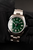 Charger l'image dans la visionneuse de la galerie, Rolex Oyster Perpetual 41 124300 Box + og. Papiere Green Dial
