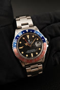 Bild in Galerie-Betrachter laden, Rolex GMT-Master "Pepsi" 16750 Box Matte Tritium Dial Rolex Service 2017
