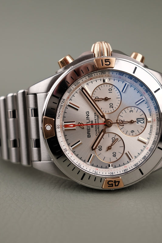 Breitling Chronomat B01 42 IB0134101G1A1 Box + og. Papiere Silver Dial, First Buyer's Invoice, German Delivered