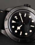 Bild in Galerie-Betrachter laden, Tudor Black Bay Ceramic 79210CNU Box + og. Papiere Unworn
