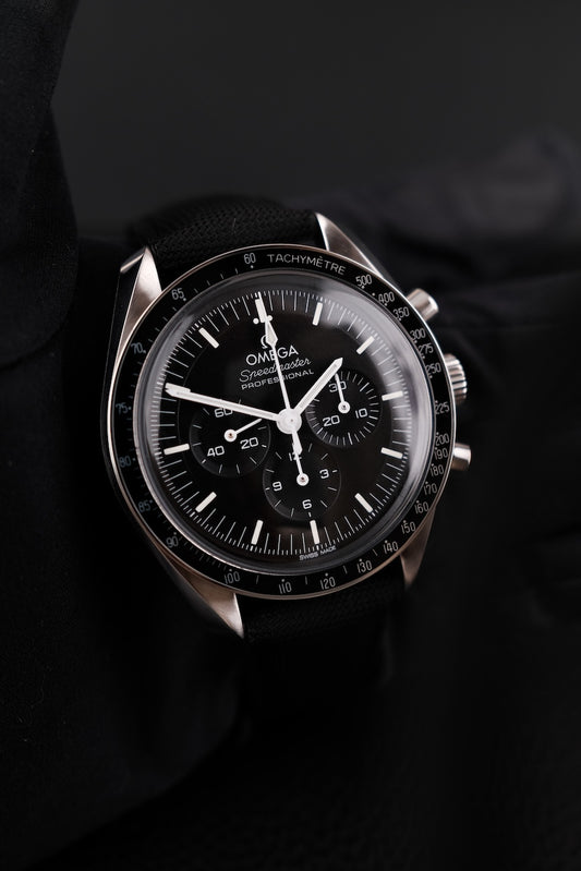 Omega Speedmaster Professional Moonwatch 31032425001001 Box + og. Papiere German Delivered